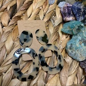 Acrylic resin post earrings